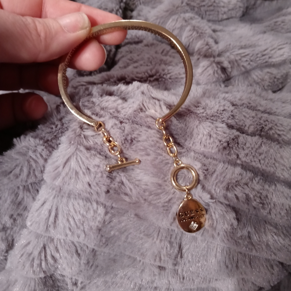 Guess Bracelet - Picture 4 of 7